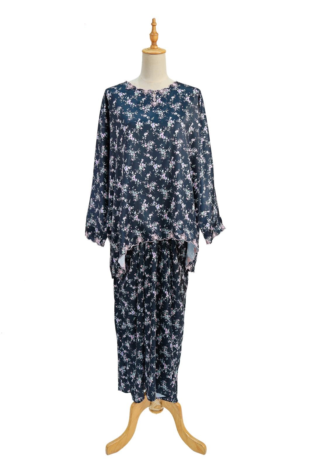 K 717 in Navy Floral